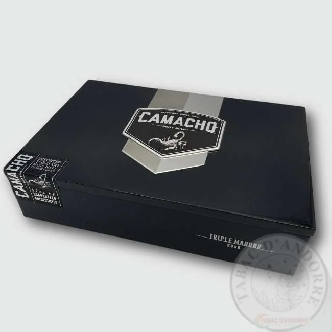 Camacho Triple Maduro – 60 x 6 C/20 — cigare
